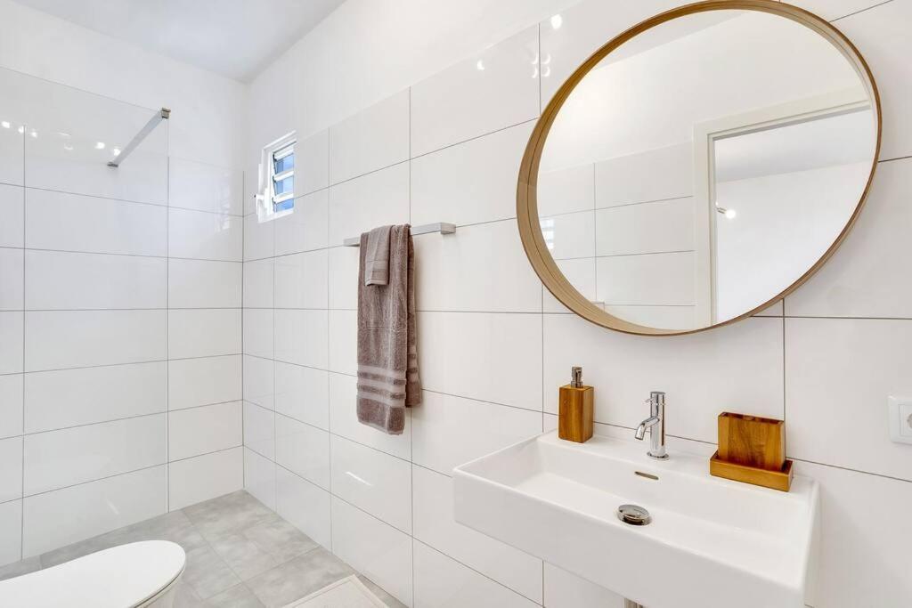Villa Kiwi 3 min to the Beach with Private Magnesium Pool photo 3