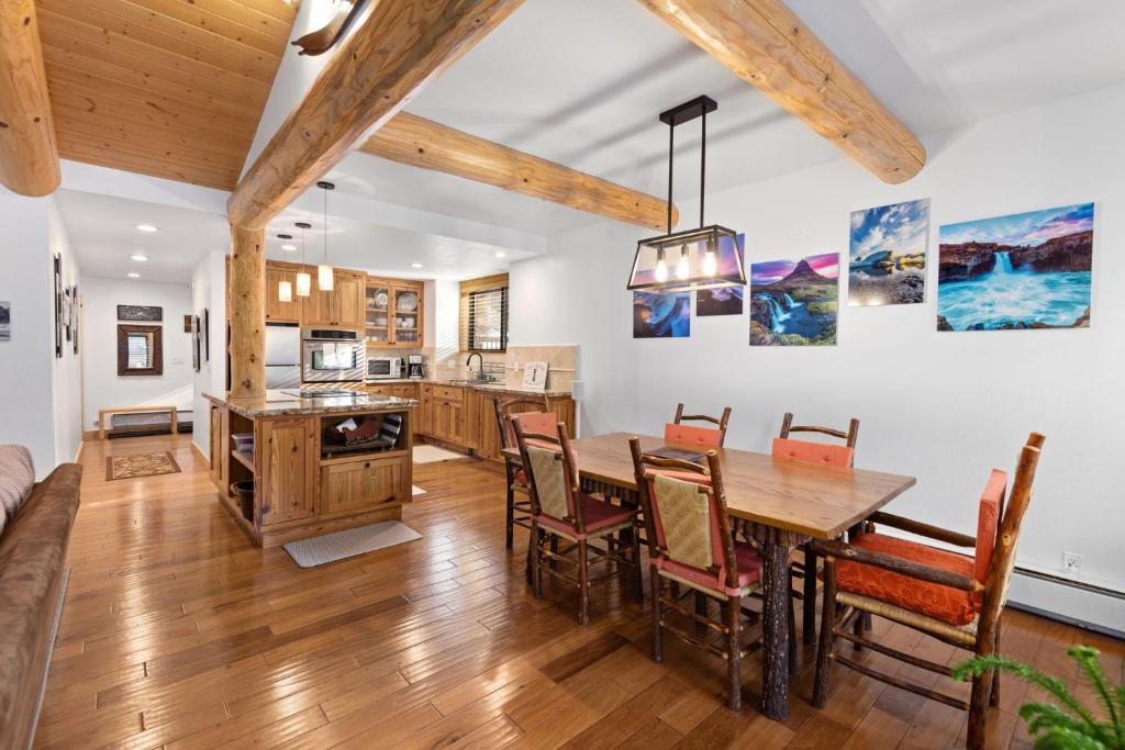 Rocky Point # 14 Palisades Townhome - Ski Shuttle w Tennis! photo 4