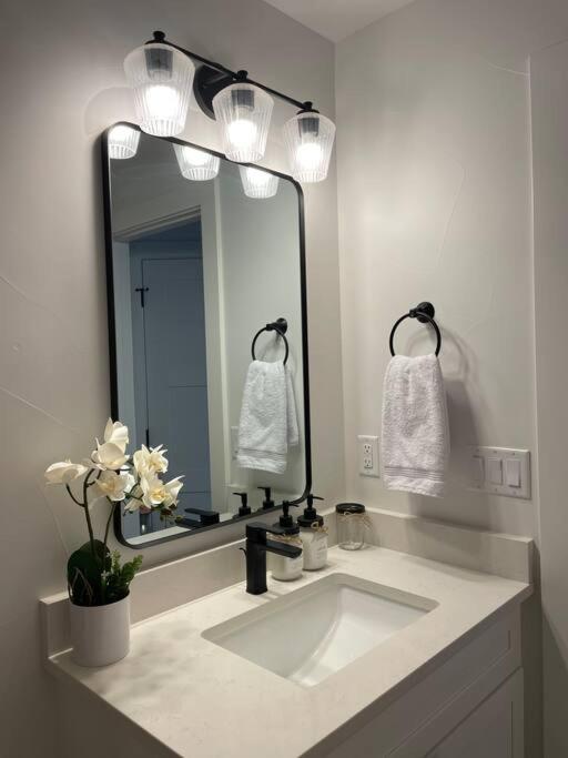 Private, cozy, suite by Mile High Stadium and Downtown Denver! photo 4