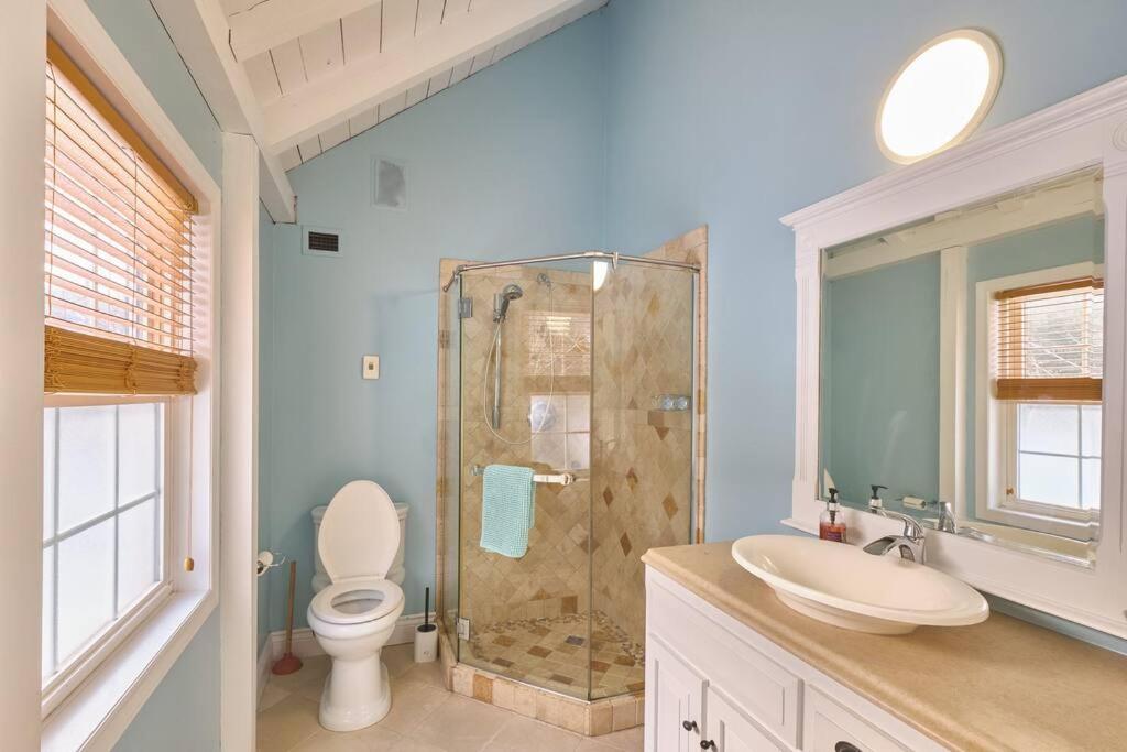 Marble Saltbox ~ hot tub photo 4