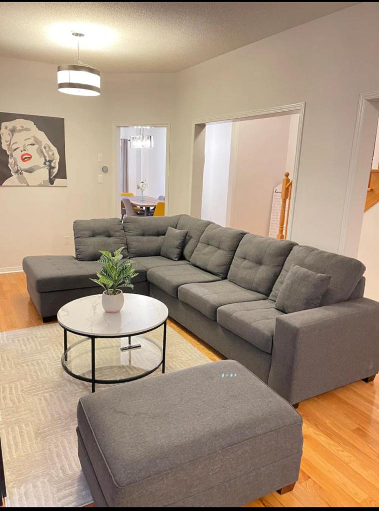 Cozy home in Brampton (Mt pleasant Go station)