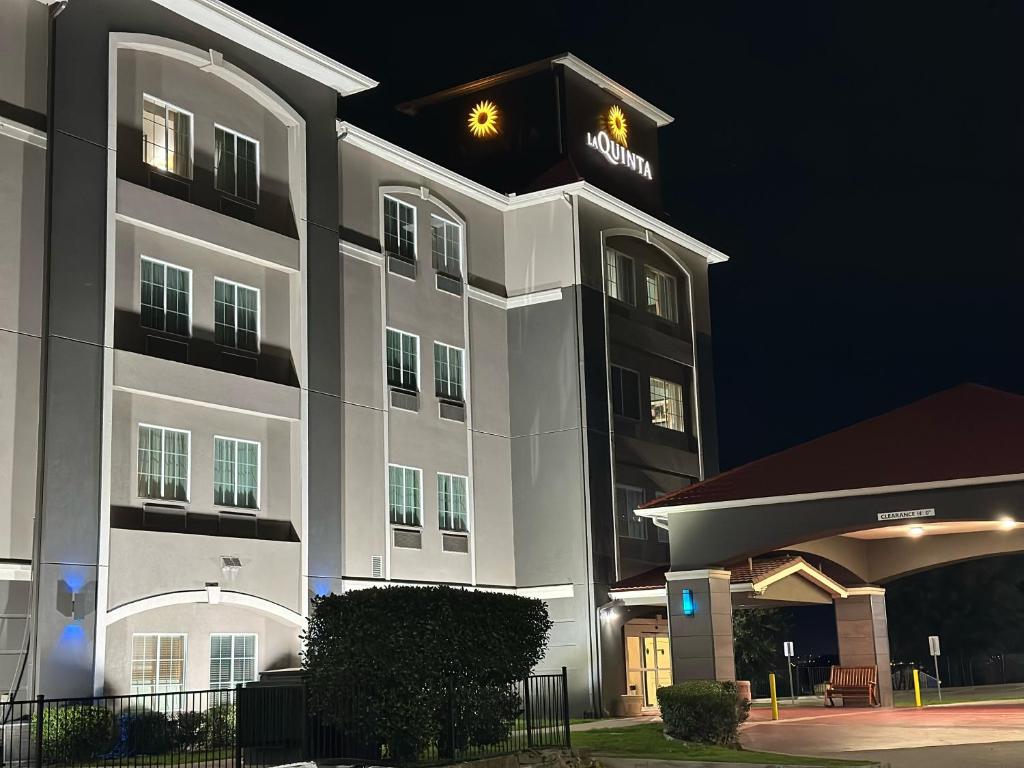 La Quinta by Wyndham Fort Worth - Lake Worth photo 2