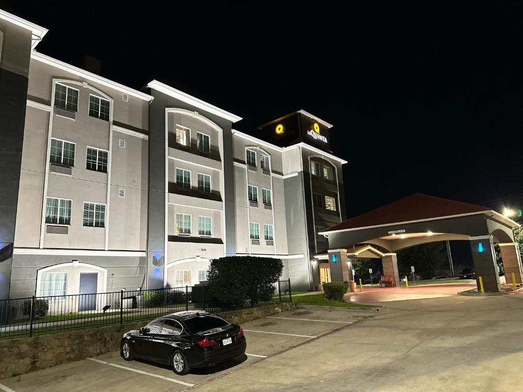 La Quinta by Wyndham Fort Worth - Lake Worth photo 1