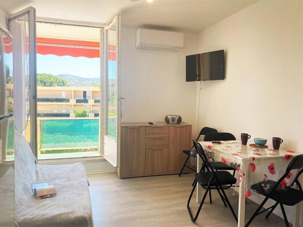 Appartement Bormes-les-Mimosas, 2 pièces, 5 personnes - FR-1-251-526 photo 2