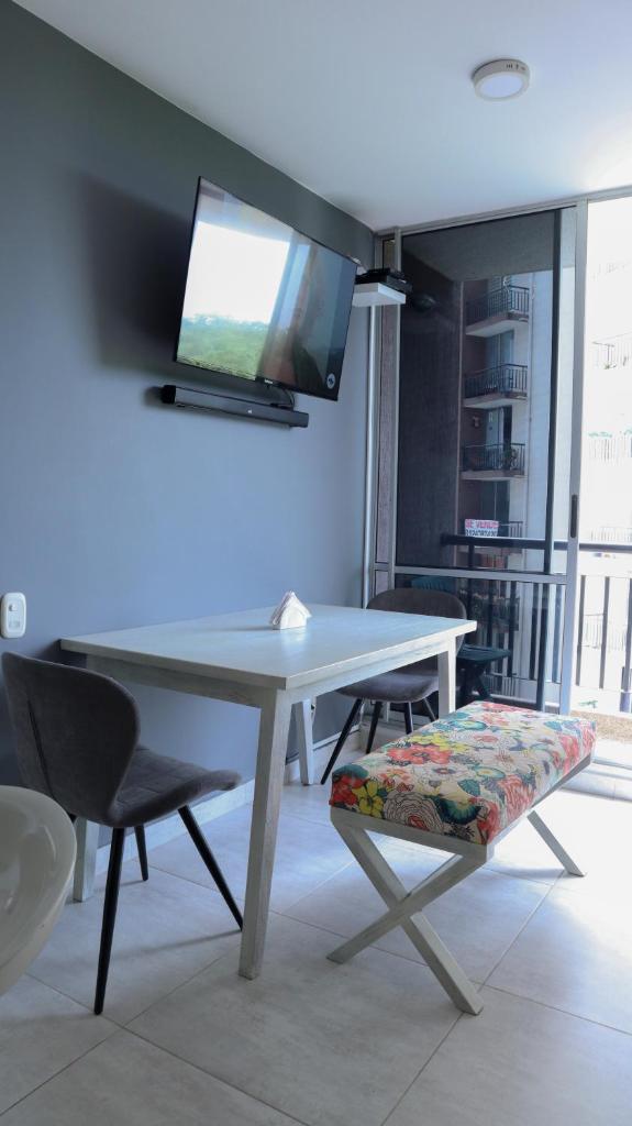 VILLAVICENCIO! Increíble, Hermoso y moderno APARTAMENTO COMPLETO, con PISCINA! photo 2