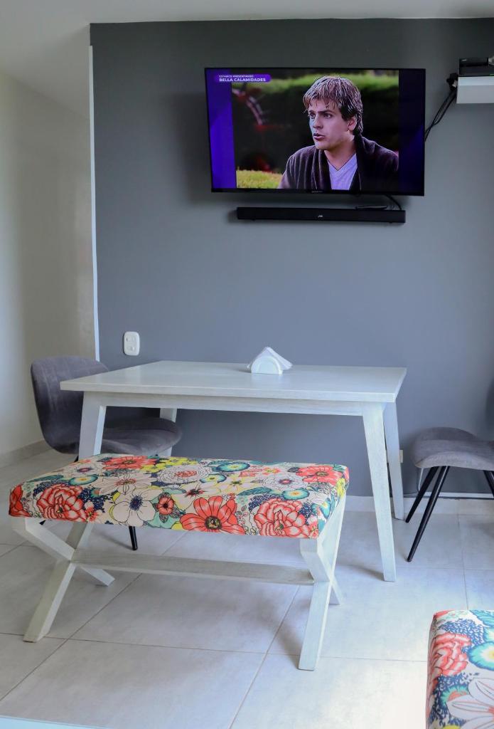 VILLAVICENCIO! Increíble, Hermoso y moderno APARTAMENTO COMPLETO, con PISCINA! photo 4