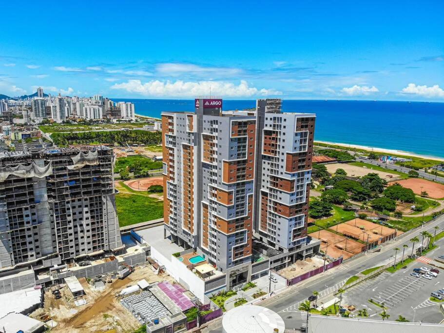 Ap novo em frente a shopping center e 1 quadra praia