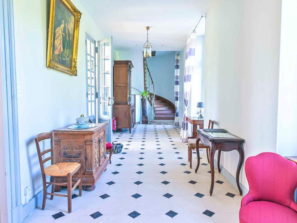 La Breteche-Le château et les dépendances photo 3