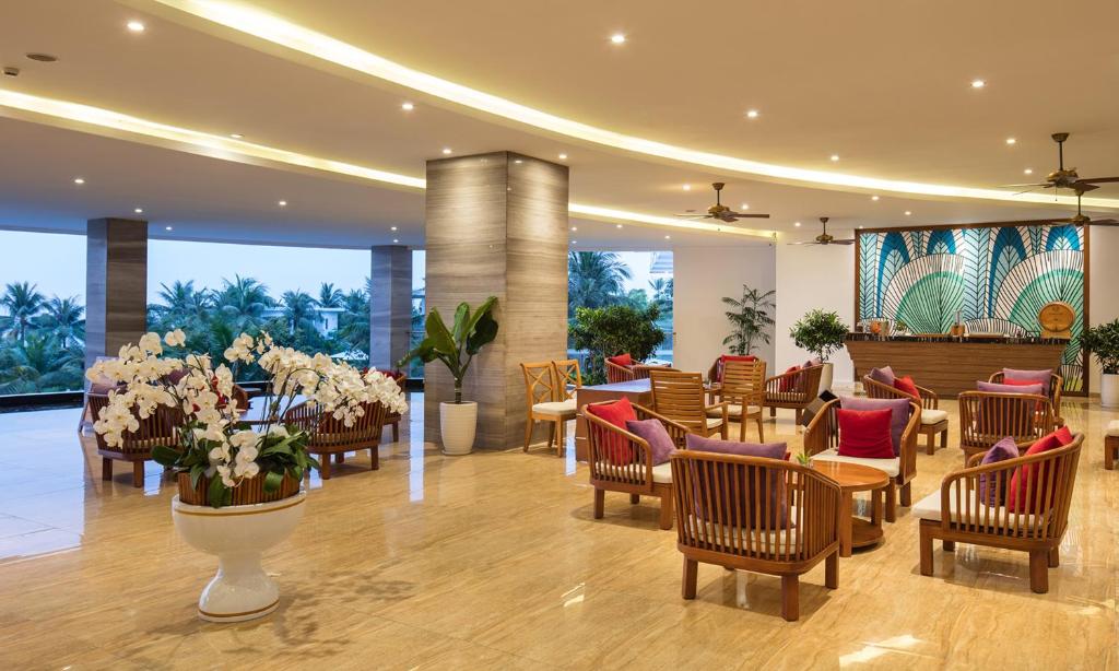 Cam Ranh Riviera Beach Resort & Spa