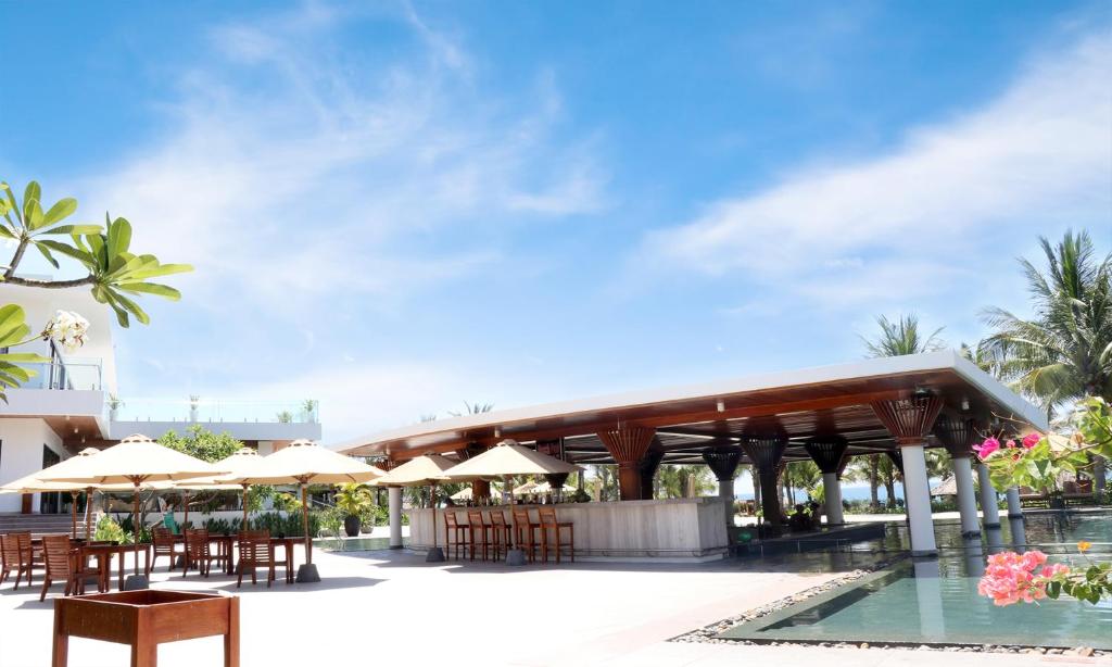 Cam Ranh Riviera Beach Resort & Spa