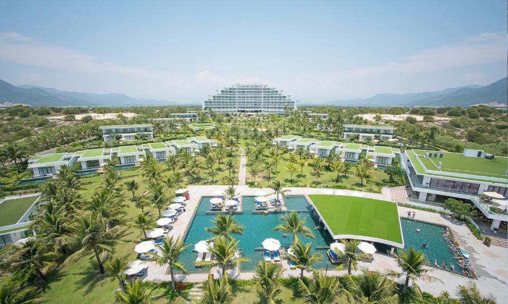 Cam Ranh Riviera Beach Resort & Spa