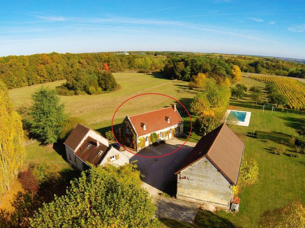 Charming Holiday Home in Montrichard with Pool