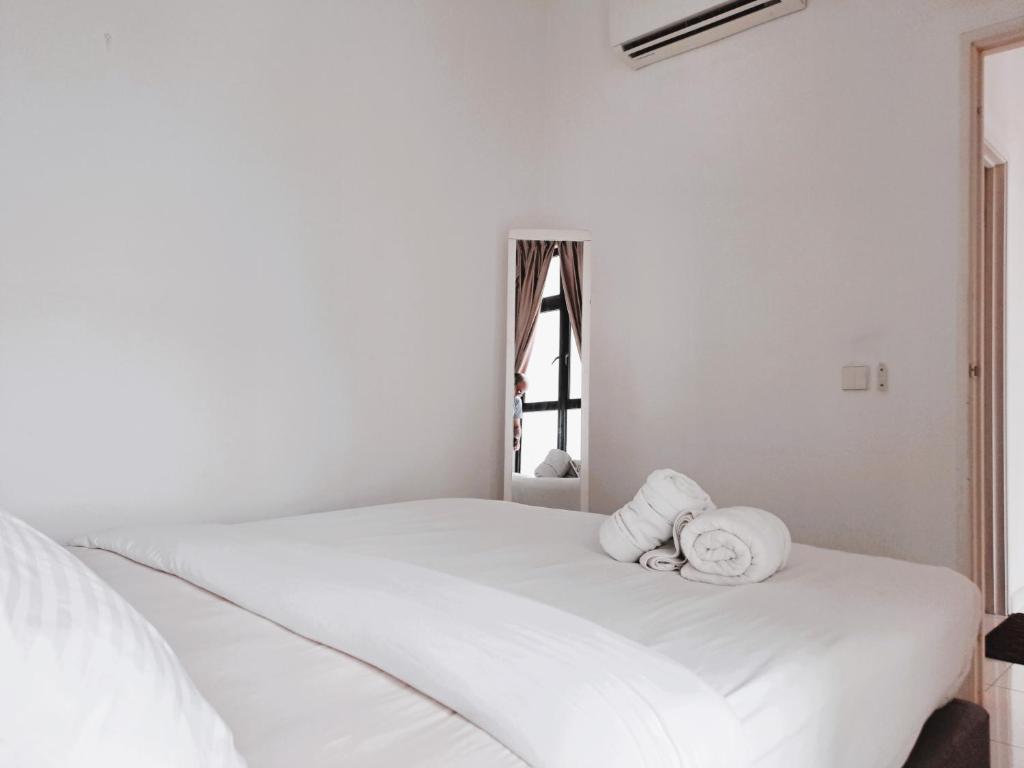 JB Bukit Indah Skyloft Suites photo 4