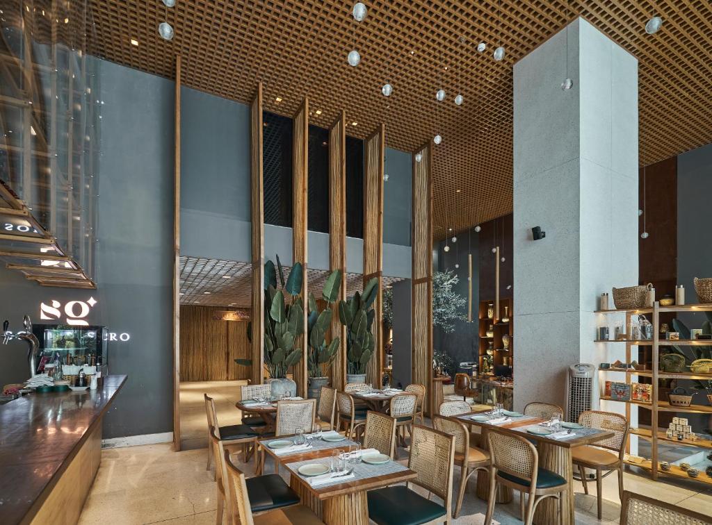 Khách sạn Blue Diamond Signature 