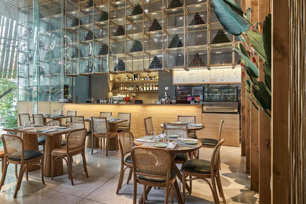 Khách sạn Blue Diamond Signature 