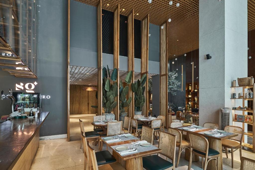 Khách sạn Blue Diamond Signature 