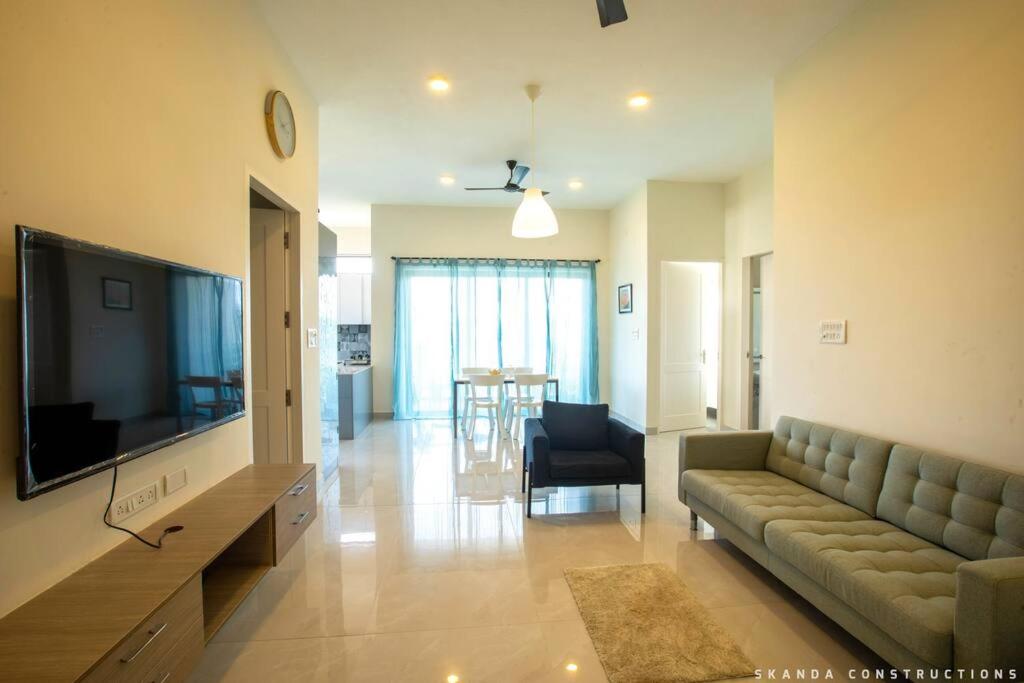 Chic 3 Bedroom Spacious Flat - ECR