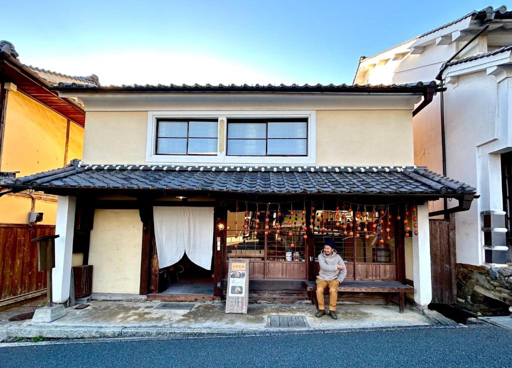 Hostel & Tatami Bar Uchikobare -内子晴れ- photo 2