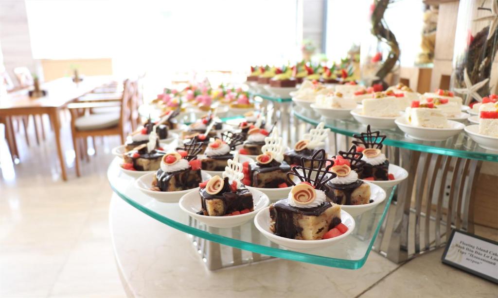 Cam Ranh Riviera Beach Resort & Spa