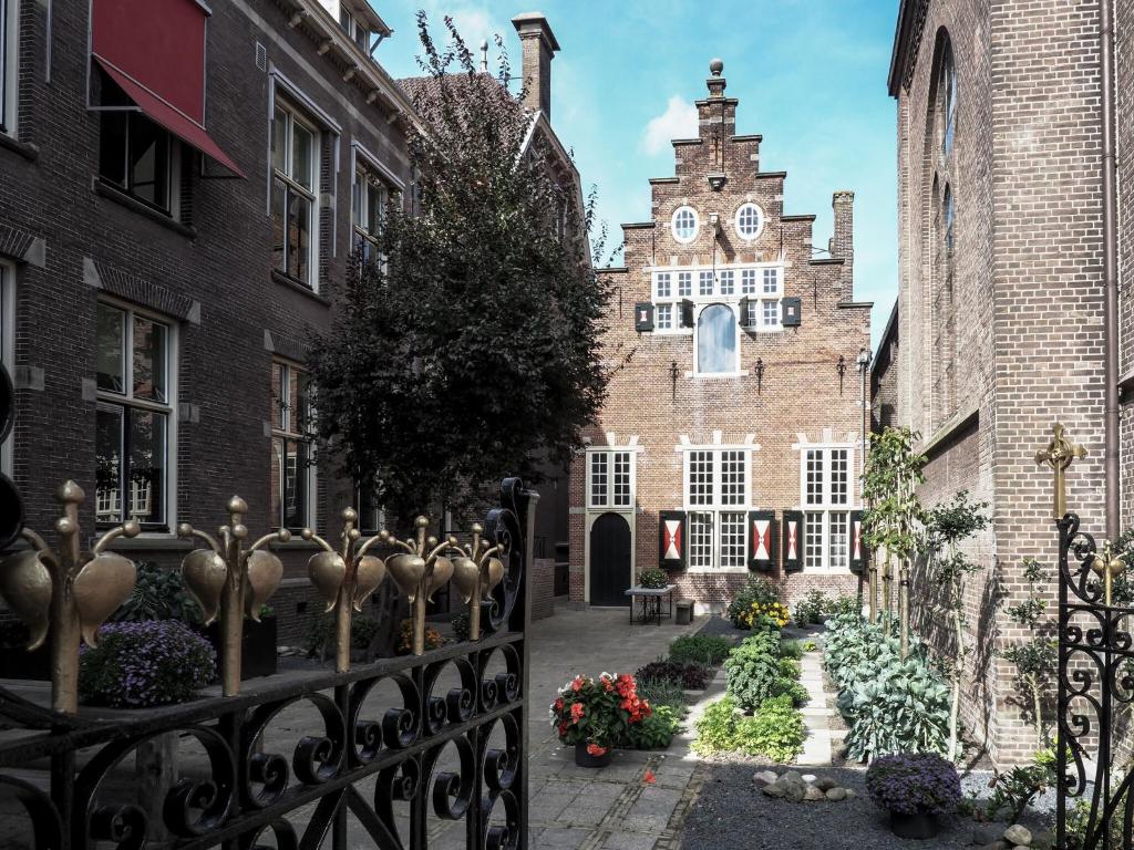 Spacious holiday home in Enkhuizen with terrace