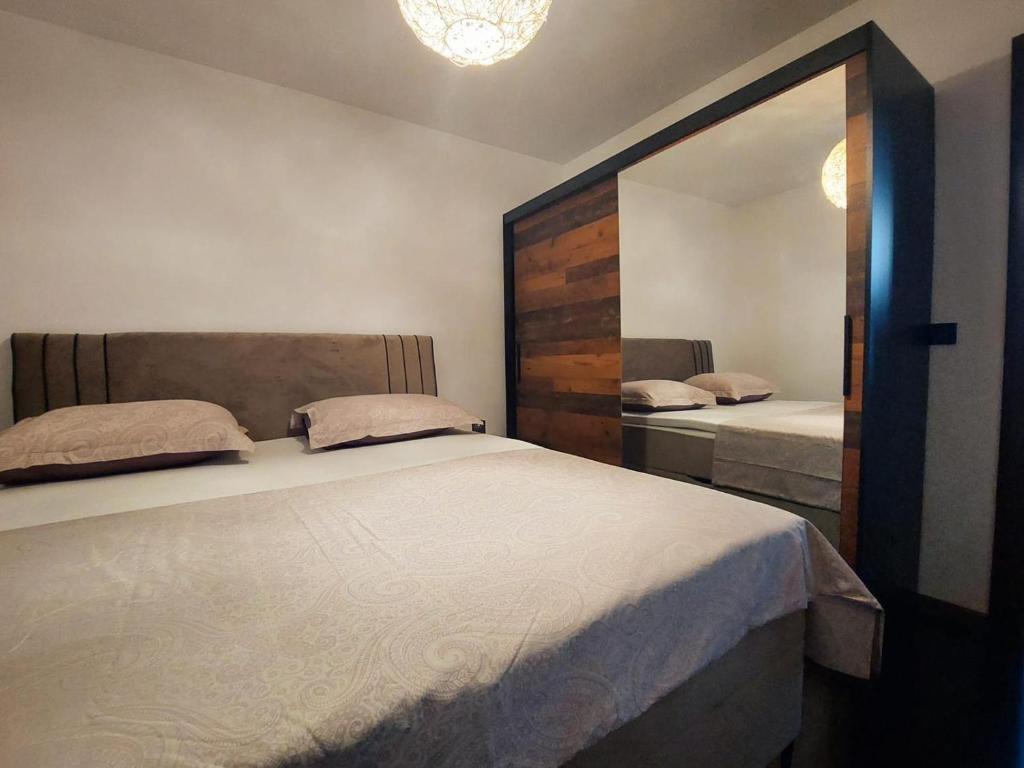 B&B Onyx photo 1