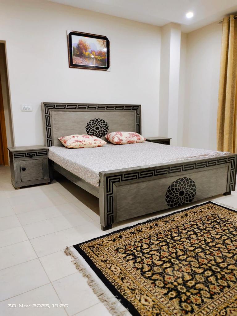 Wapda Town 2 bedroom corner apartment photo 3