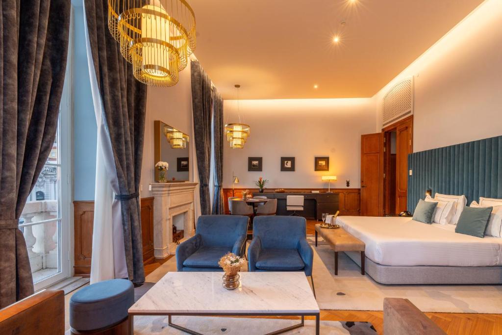The Editory Riverside Hotel, an Historic Hotel - Tap to explore photos