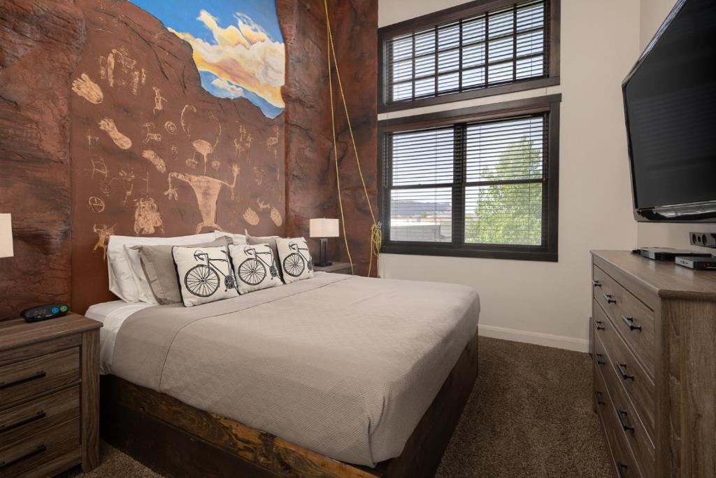 Unique Downtown Rental - La Dolce Vita Villas #5 image