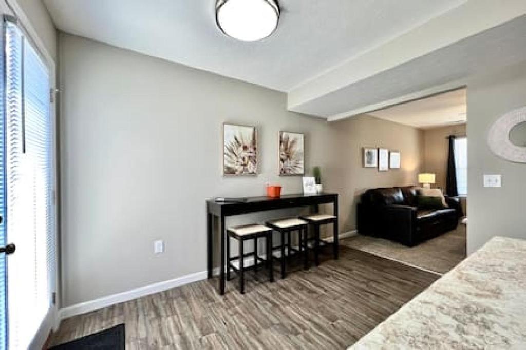 Brand New Home Walking distance to Spooky Nook photo 2