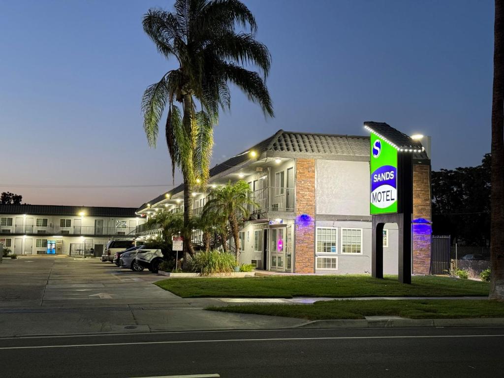Sands Motel image