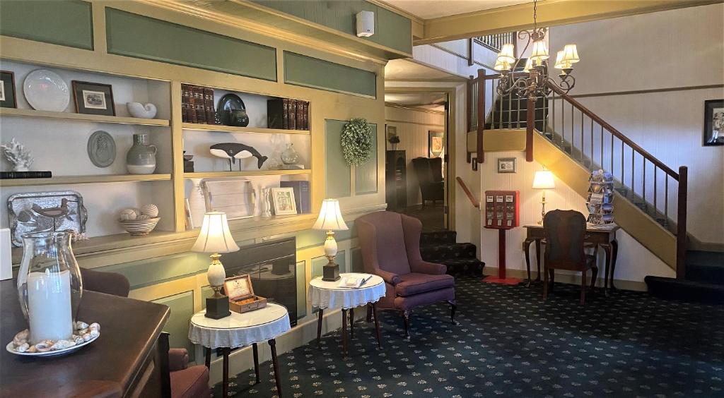 Lamie's Inn and The Old Salt Restaurant image