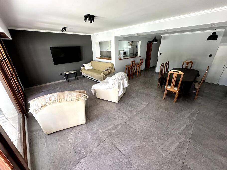 Gran casa con piscina photo 4