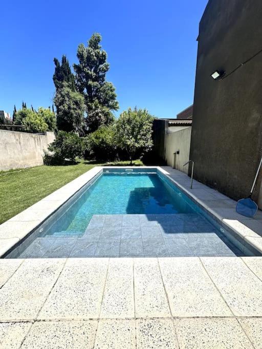Gran casa con piscina photo 1