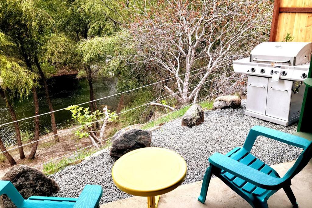 Retro Casita on the River! only 1 min to SNP gate! photo 3