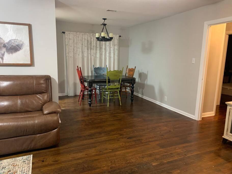 *3 blocks from AT&T Stadium* 2 bedroom-sleeps 6 photo 2