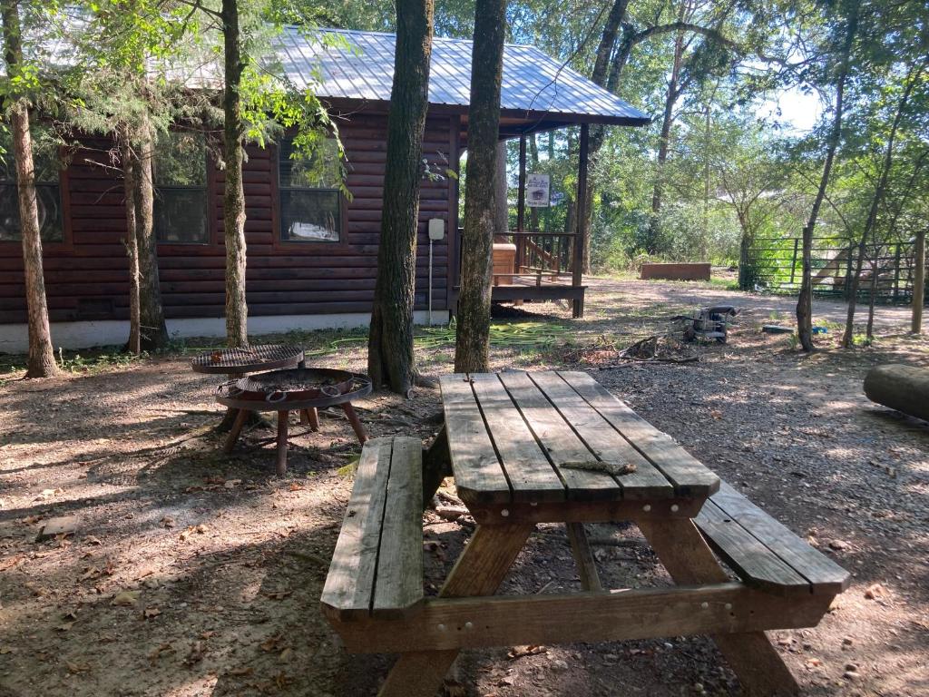 Triple Oaks Bunkhouse image
