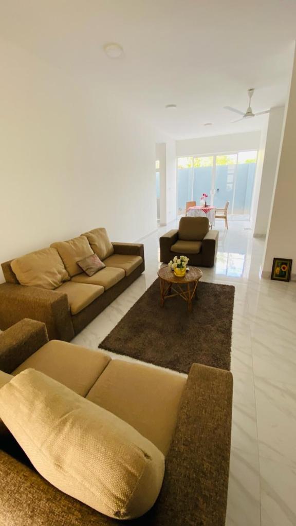 Eden Residence Home Stay Ja Ela near Airport Highway Exit photo 2