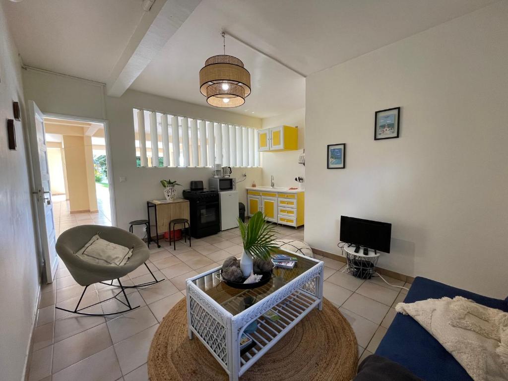 Studio Rez de villa avec piscine photo 3