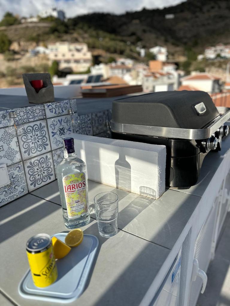 Competa, Casa de La Plaza - Modern 2 bed apartment large private roof terrace photo 3