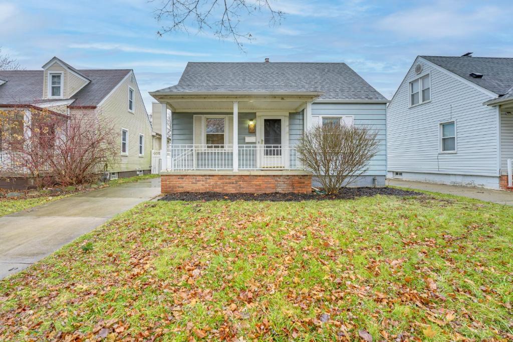 WFH-Friendly Home in Dearborn Dogs Welcome! photo 2