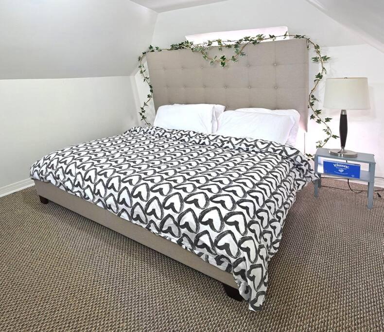 St. James Haven: 2-Bed & office photo 4