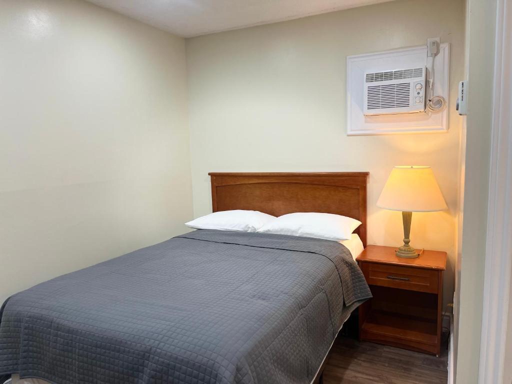 Cedar Springs Motel photo 3