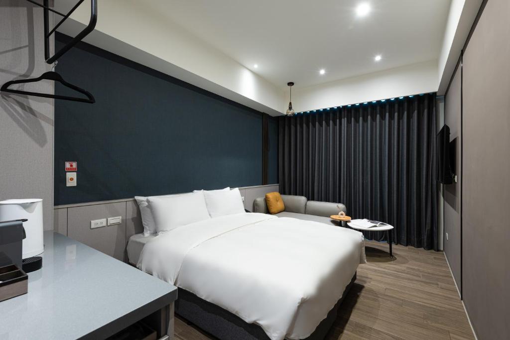 Hotel Euphemia - Tap to explore photos