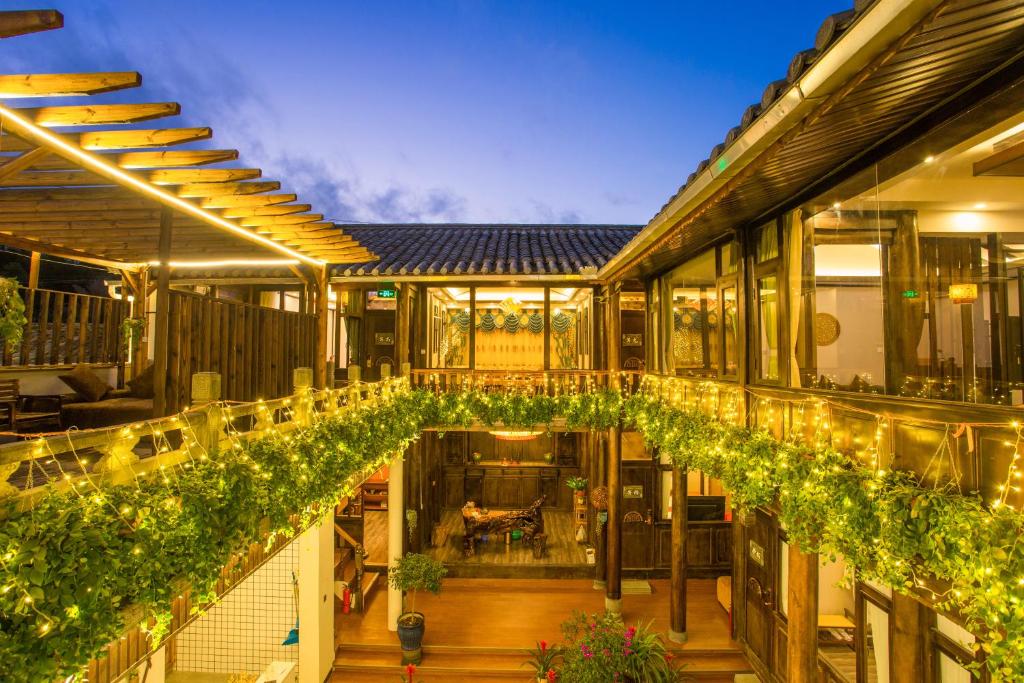 Tengchong Old Town Peace Inn photo 1