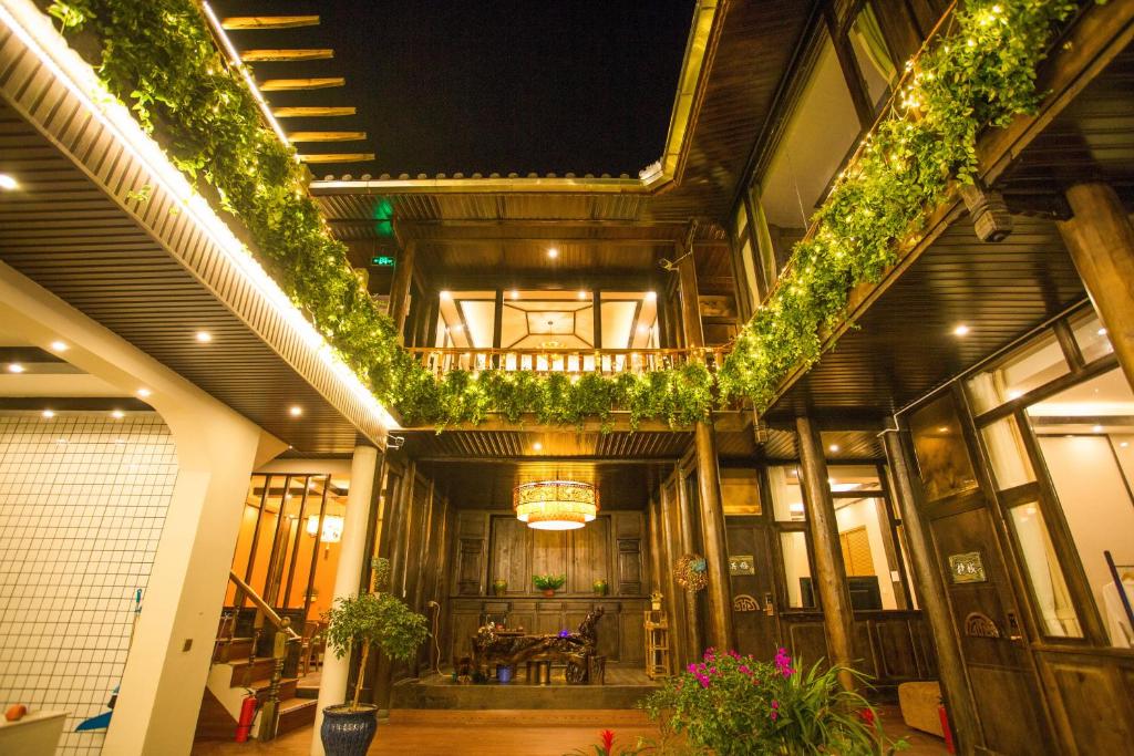 Tengchong Old Town Peace Inn photo 3