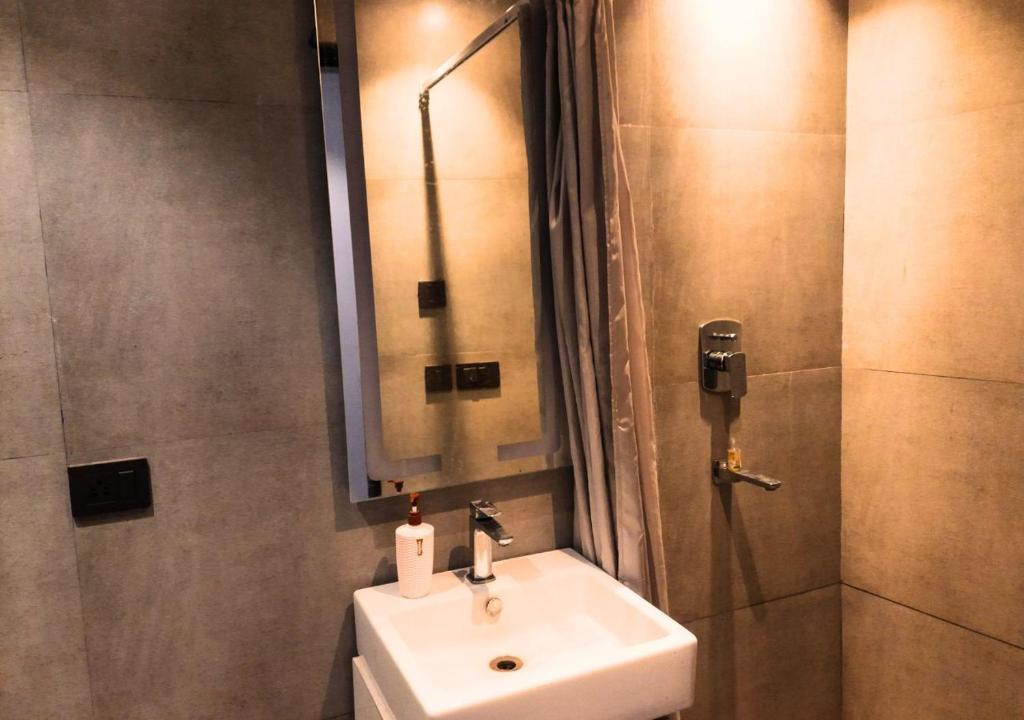 Luxury studio apartment Delhi NCR photo 2