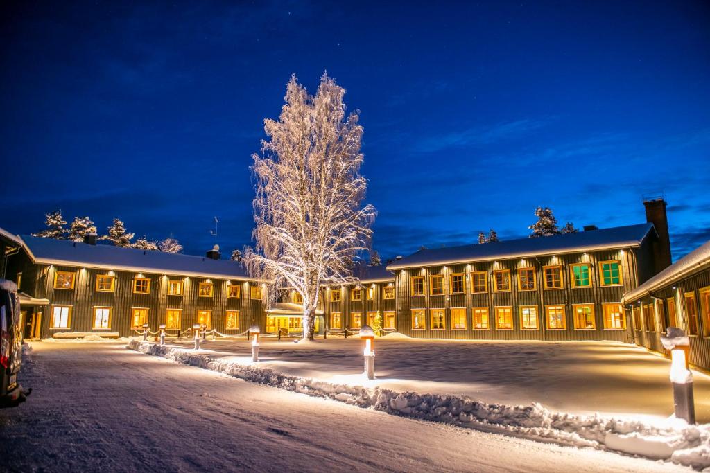 Arctic River Lodge