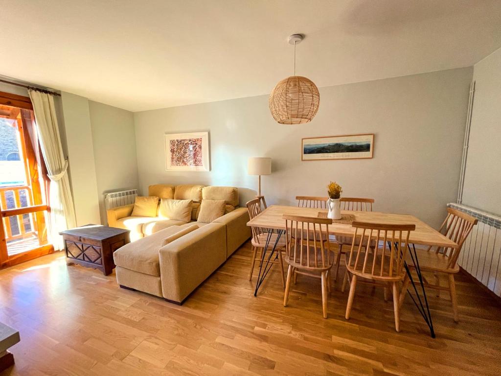 Apartamento en el centro de Benasque photo 1