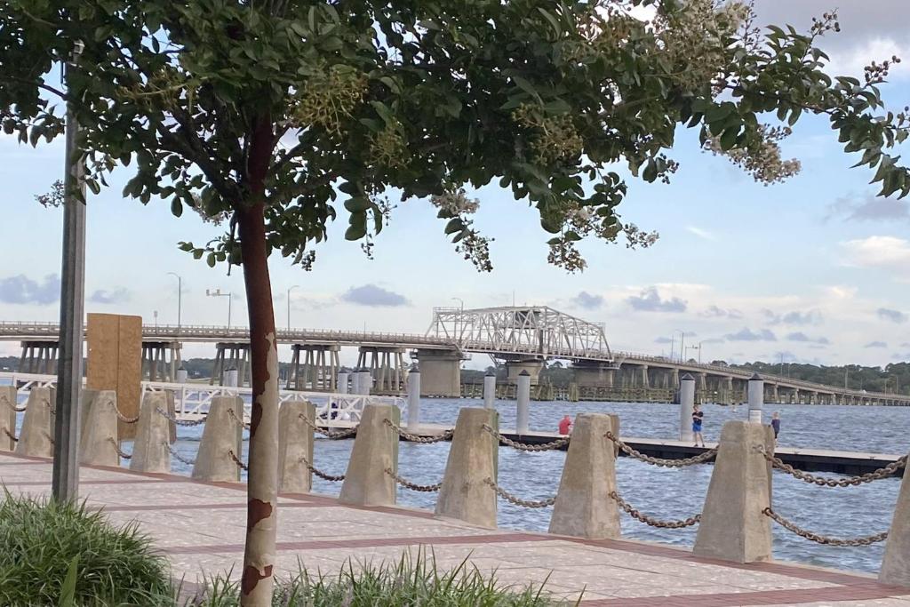 Port Royal 1721 Battery Park Drive photo 2