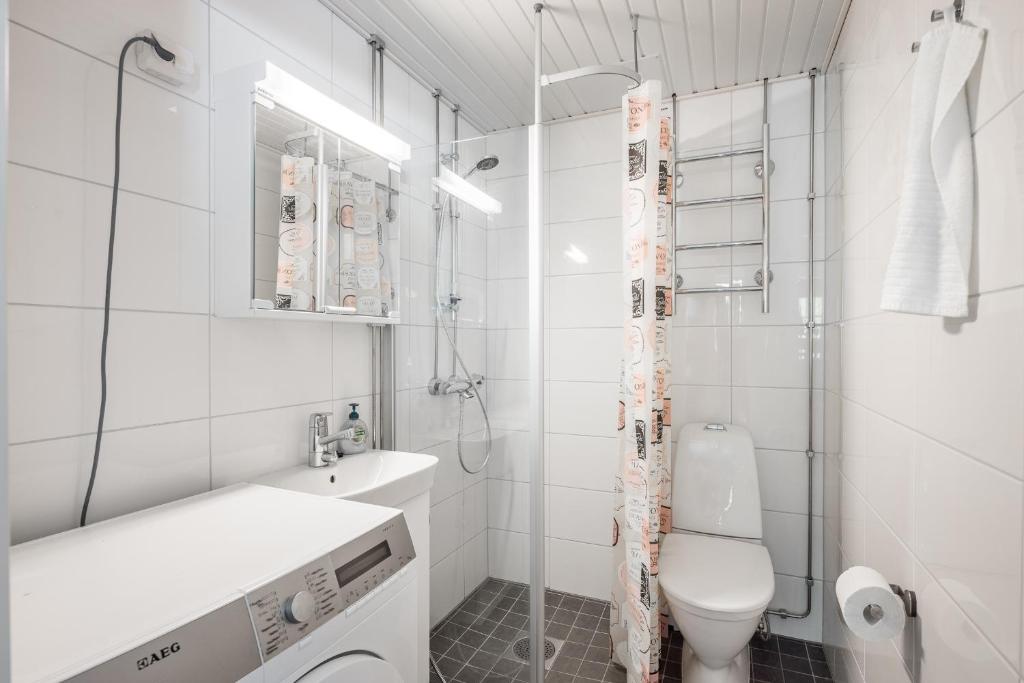 Comfy flat with AC, free parking&1 min to bus stop photo 3